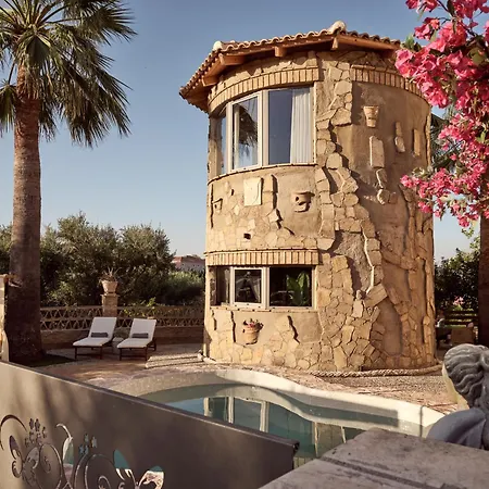 Ilision Aqua Tower - With Private Heart Pool Appartement